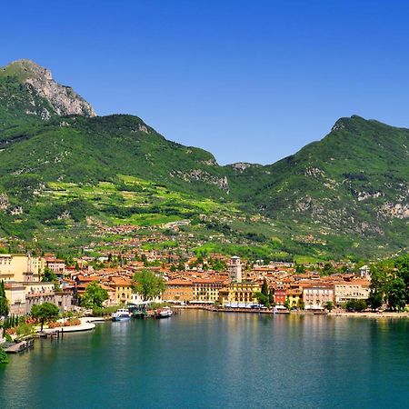 The Bon'Ora Apartment - Happy Rentals Riva del Garda Eksteriør bilde